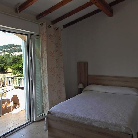 Motel Le Vieux Moulin LʼÎle-Rousse Exteriör bild