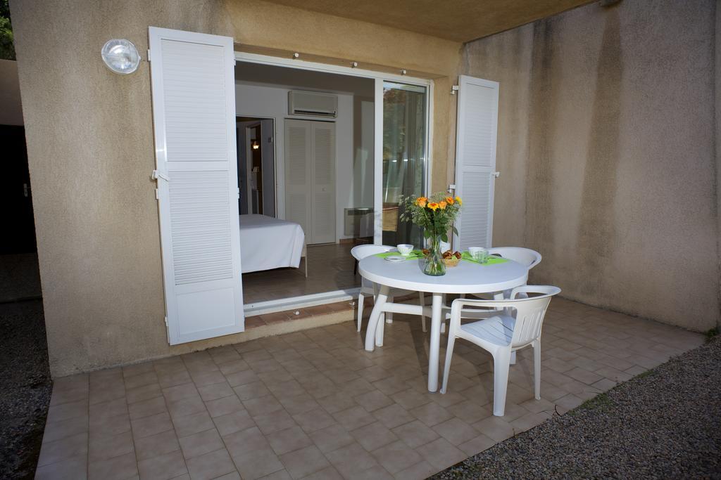 Motel Le Vieux Moulin LʼÎle-Rousse Exteriör bild