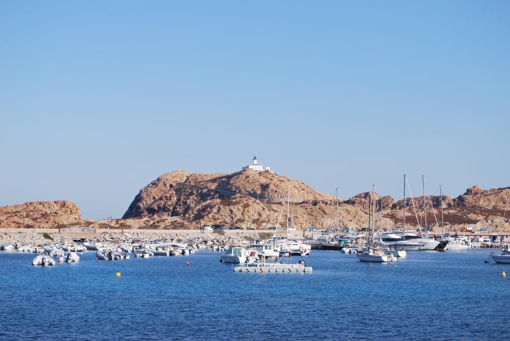 Motel Le Vieux Moulin LʼÎle-Rousse Exteriör bild