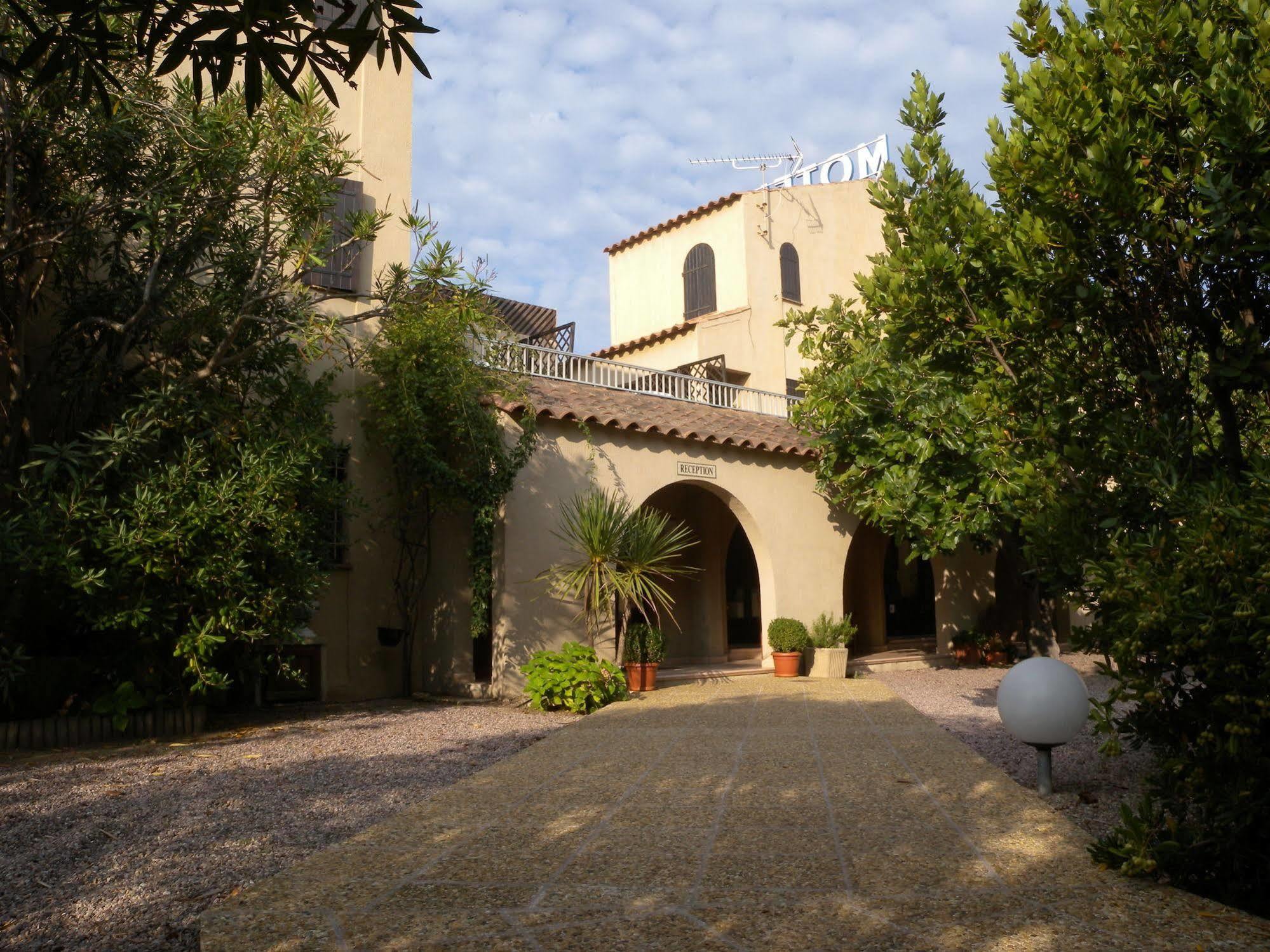 Motel Le Vieux Moulin LʼÎle-Rousse Exteriör bild