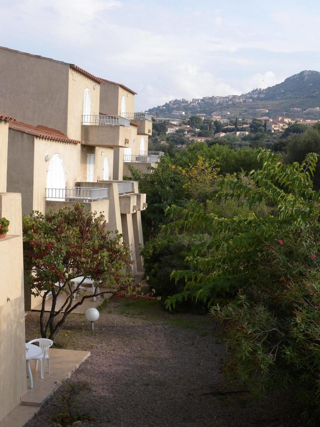 Motel Le Vieux Moulin LʼÎle-Rousse Exteriör bild