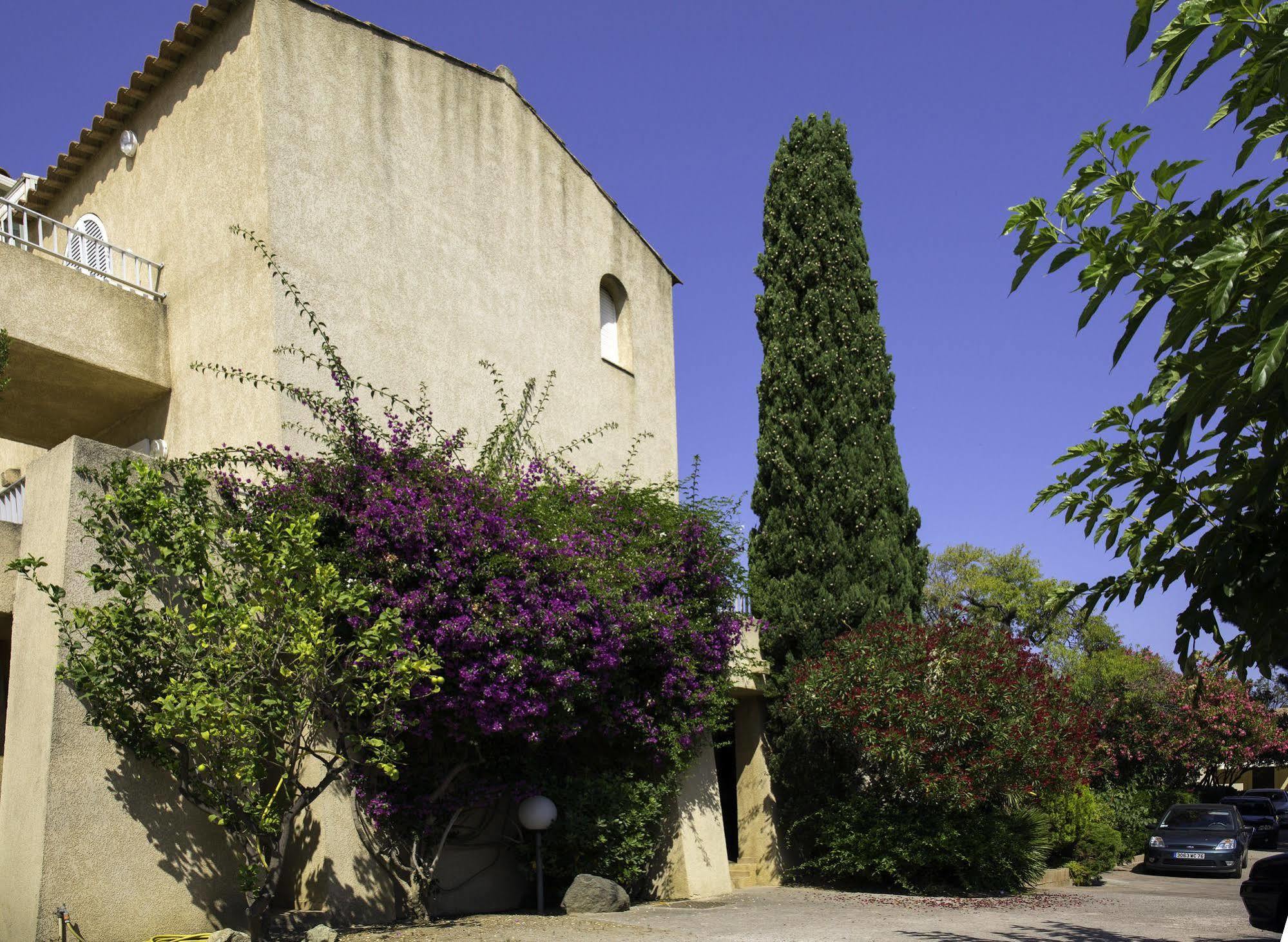 Motel Le Vieux Moulin LʼÎle-Rousse Exteriör bild