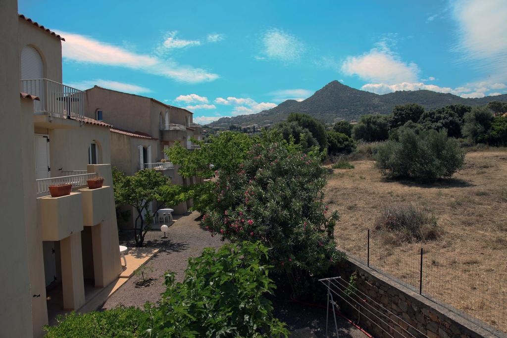 Motel Le Vieux Moulin LʼÎle-Rousse Exteriör bild
